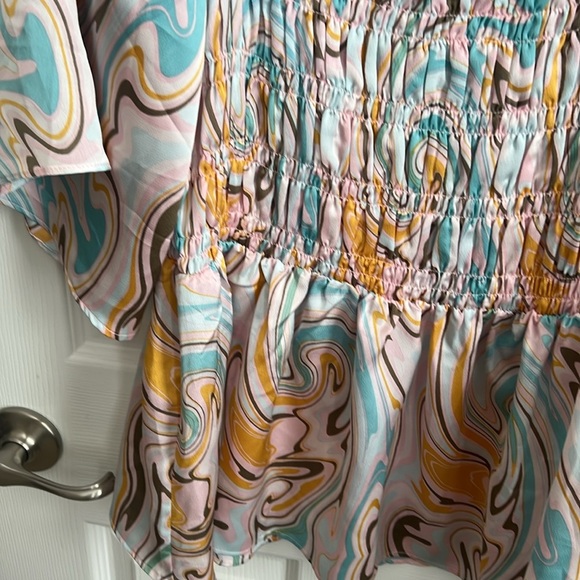 Chenault Smocked Swirl Print Top Flutter Sleeve‎ Blouse Bohemian Chic Size L - Picture 2 of 8